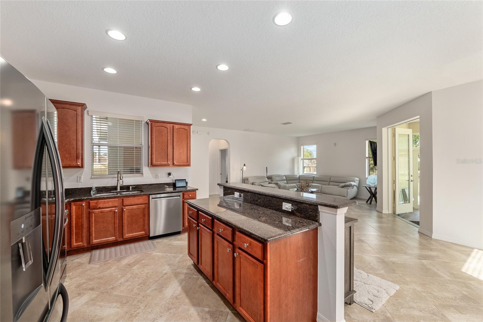 ON TOP OF THE WORLD - Residential