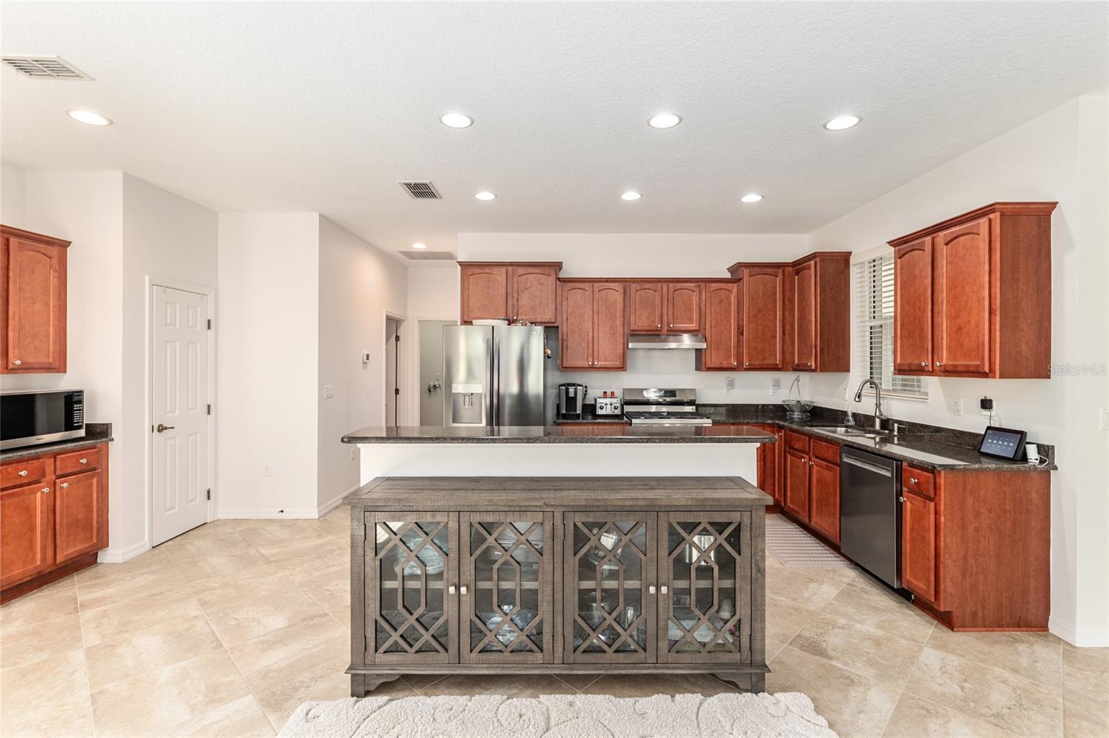 ON TOP OF THE WORLD - Residential