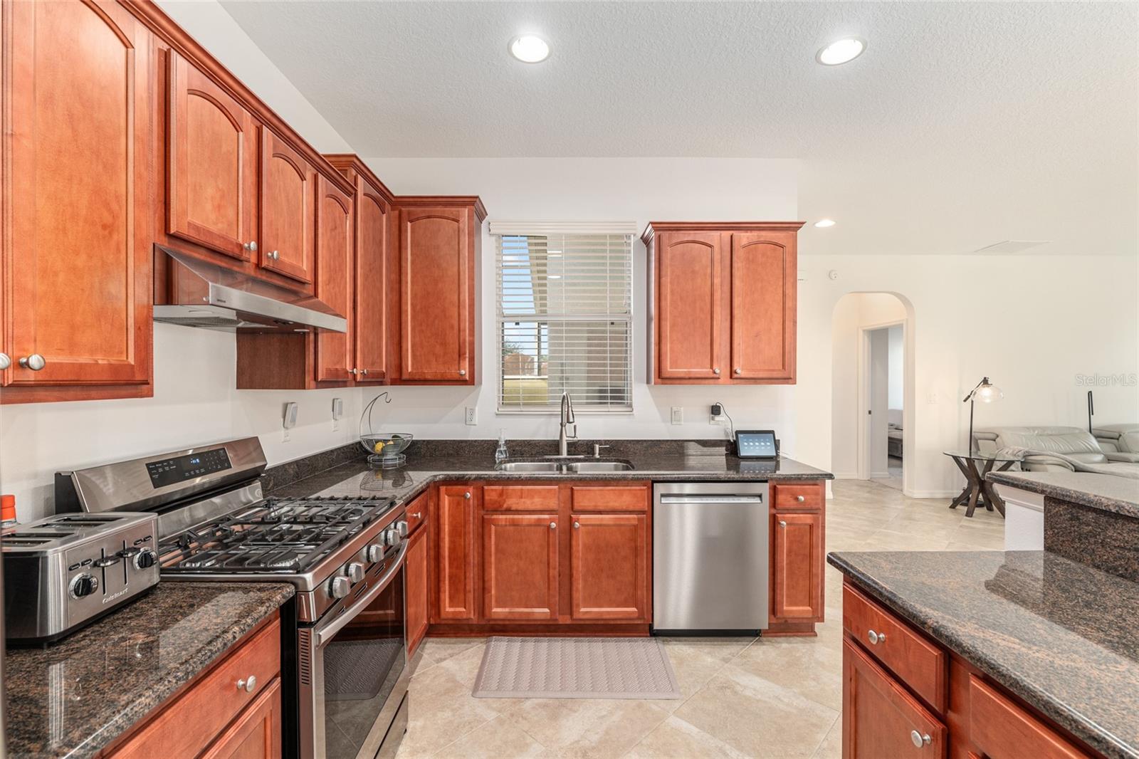 ON TOP OF THE WORLD - Residential