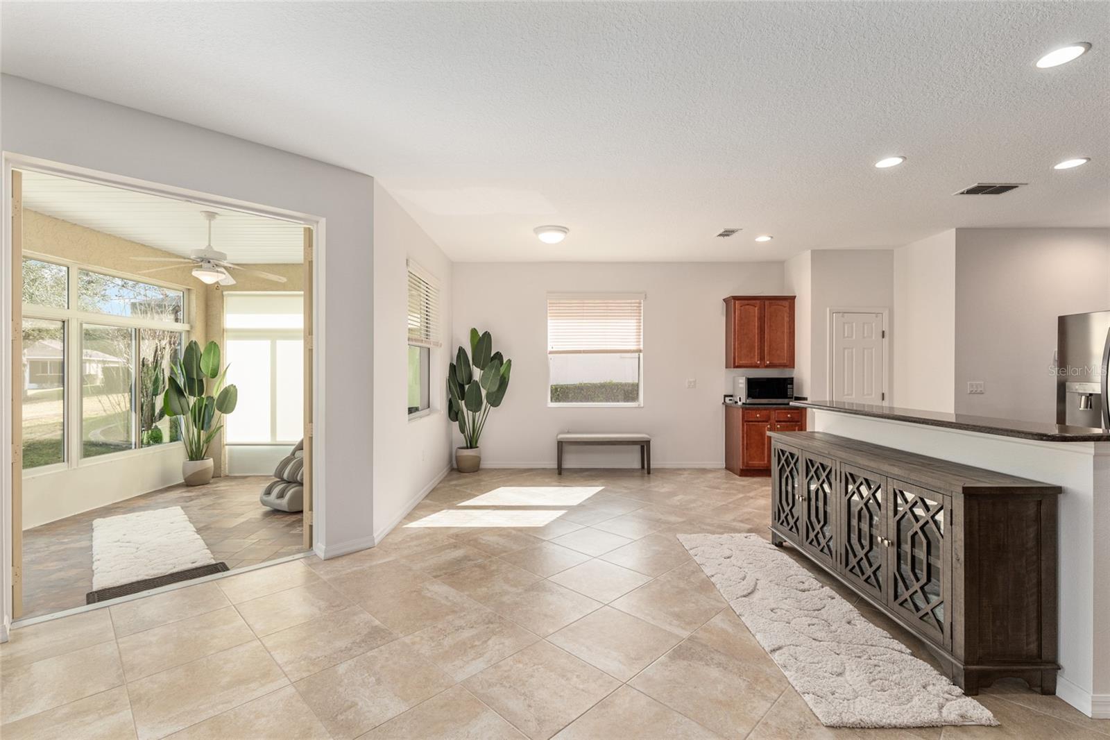 ON TOP OF THE WORLD - Residential