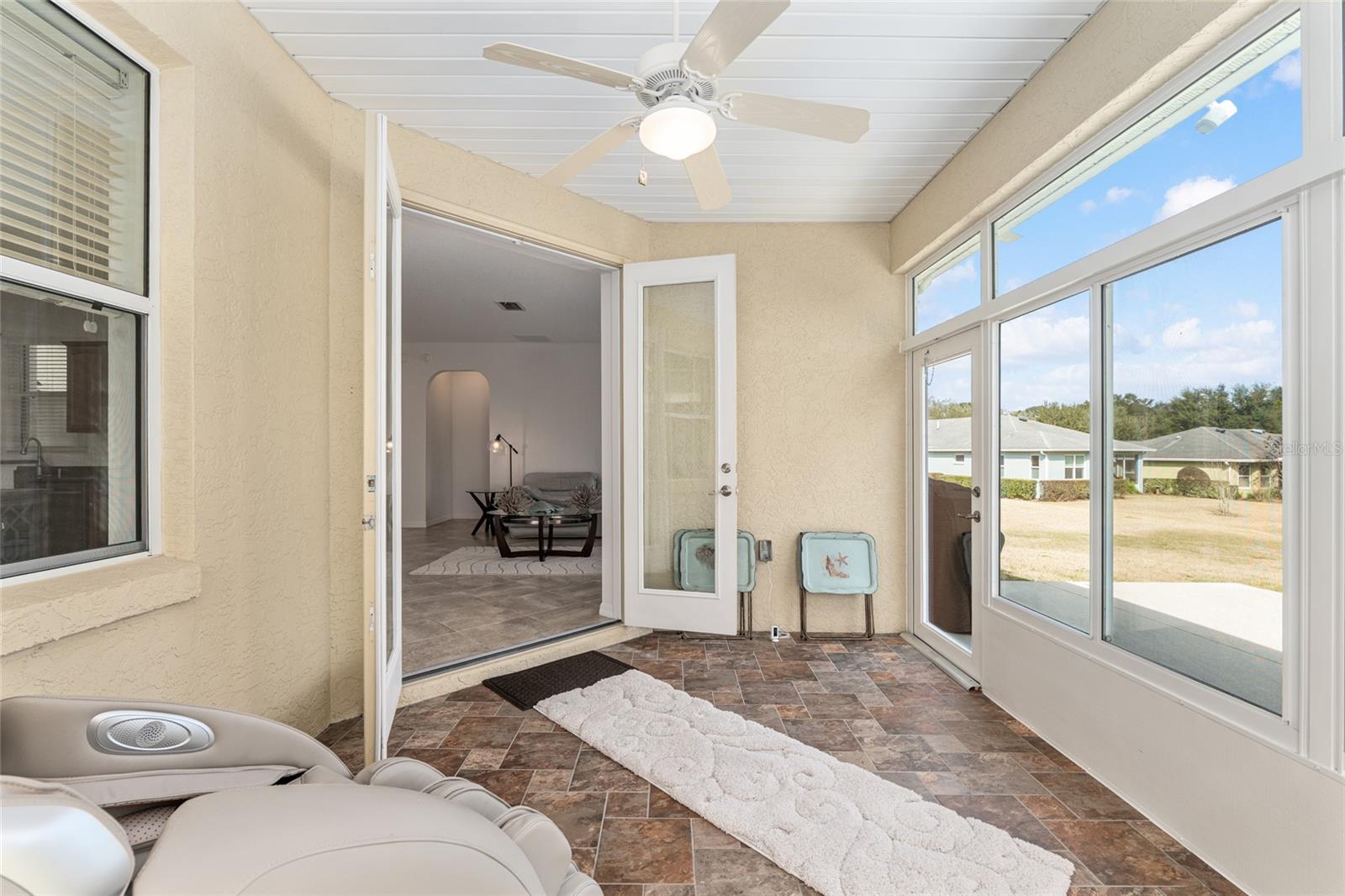 ON TOP OF THE WORLD - Residential