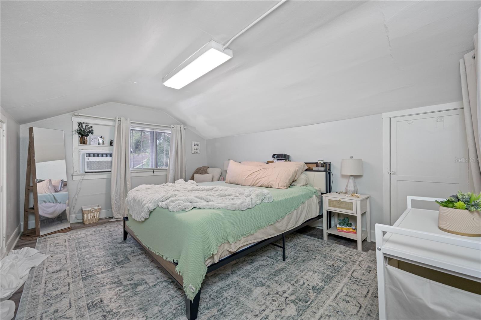 EDINA GARDEN OF EDEN - Residential Income