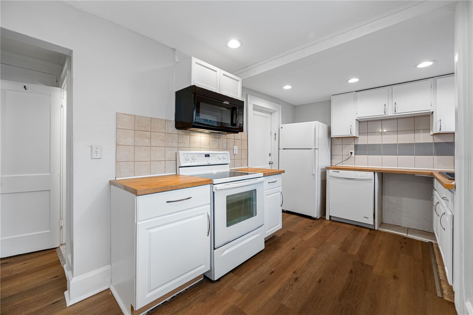 EDINA GARDEN OF EDEN - Residential Income