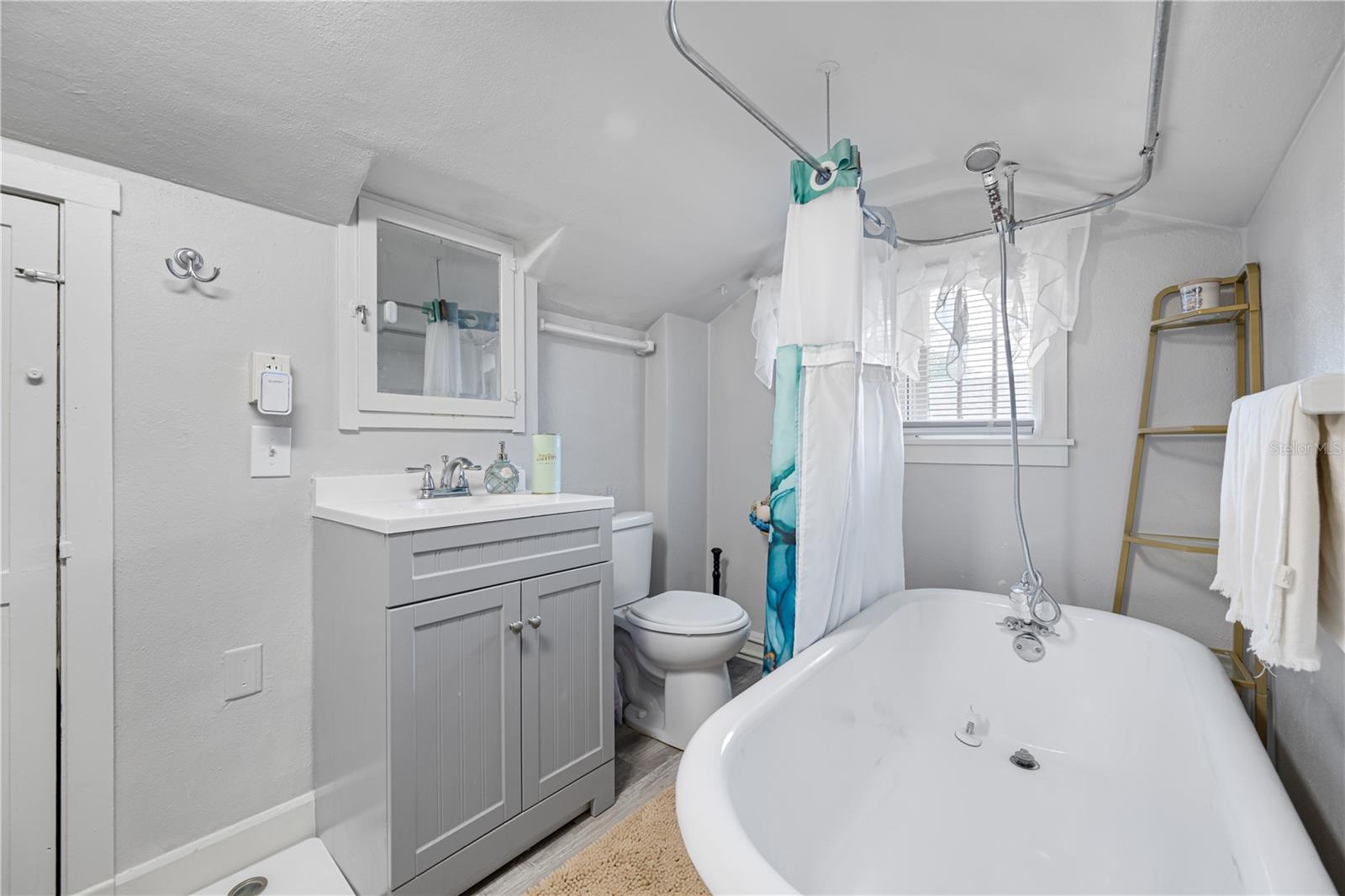 EDINA GARDEN OF EDEN - Residential Income