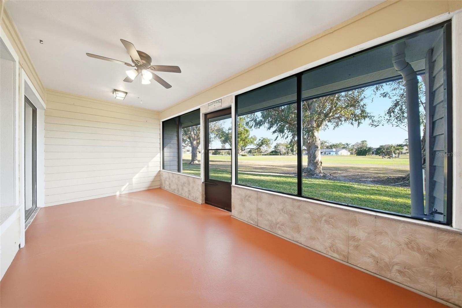 LINKS THE CONDO - Residential