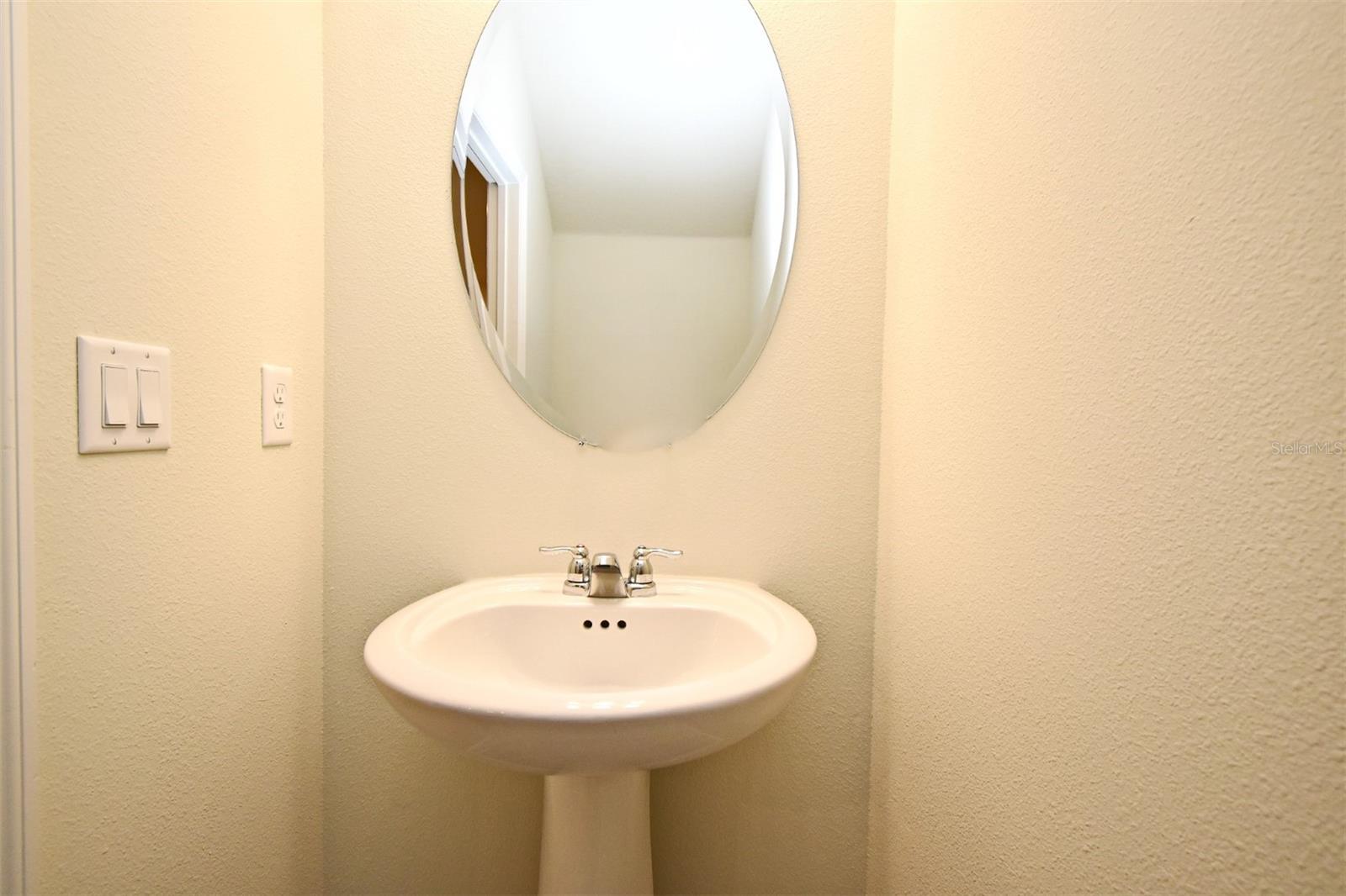 EMERALD POINTE AT BERYL LANDING - Residential Lease