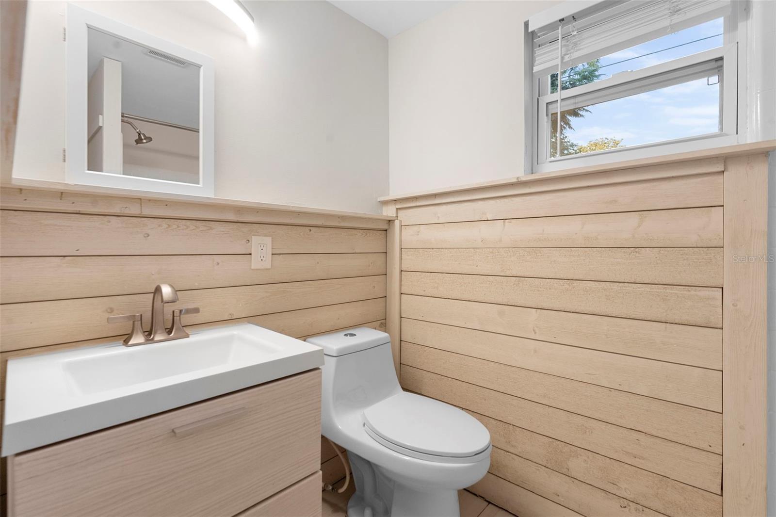 FAIRVIEW SHORES - Residential Income