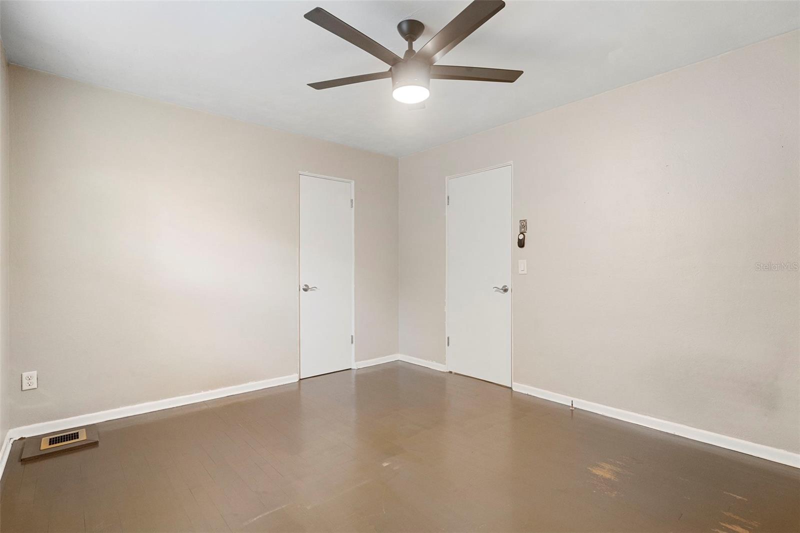 FAIRVIEW SHORES - Residential Income