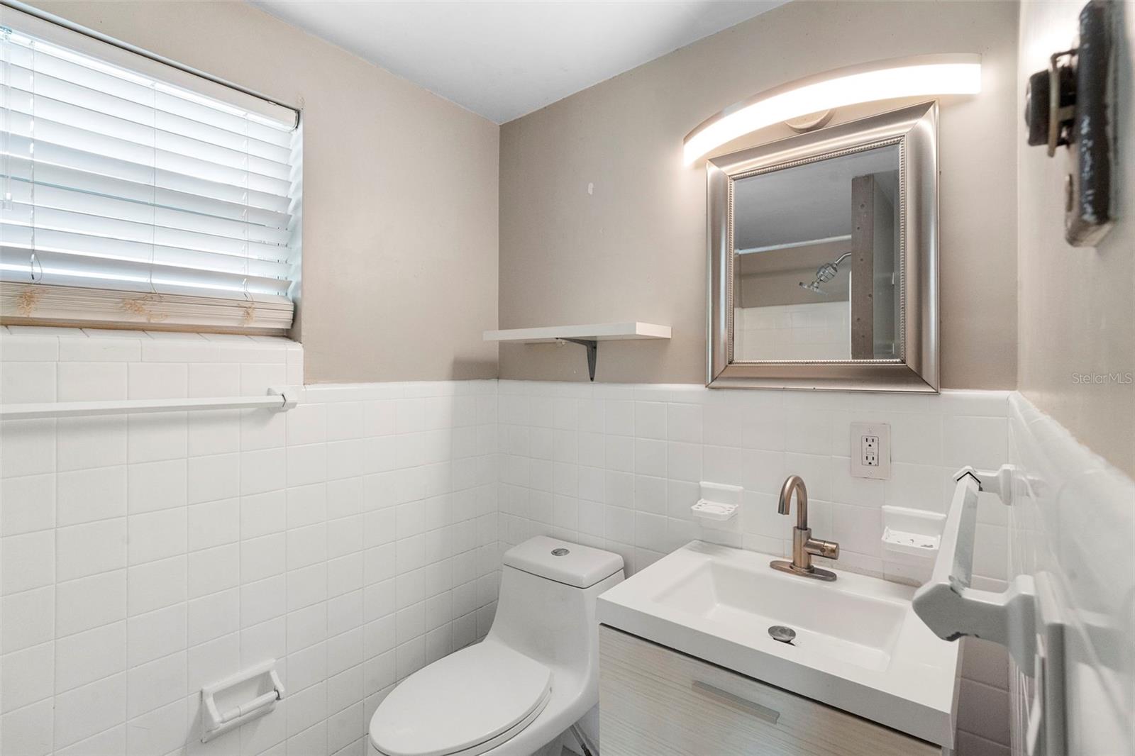 FAIRVIEW SHORES - Residential Income