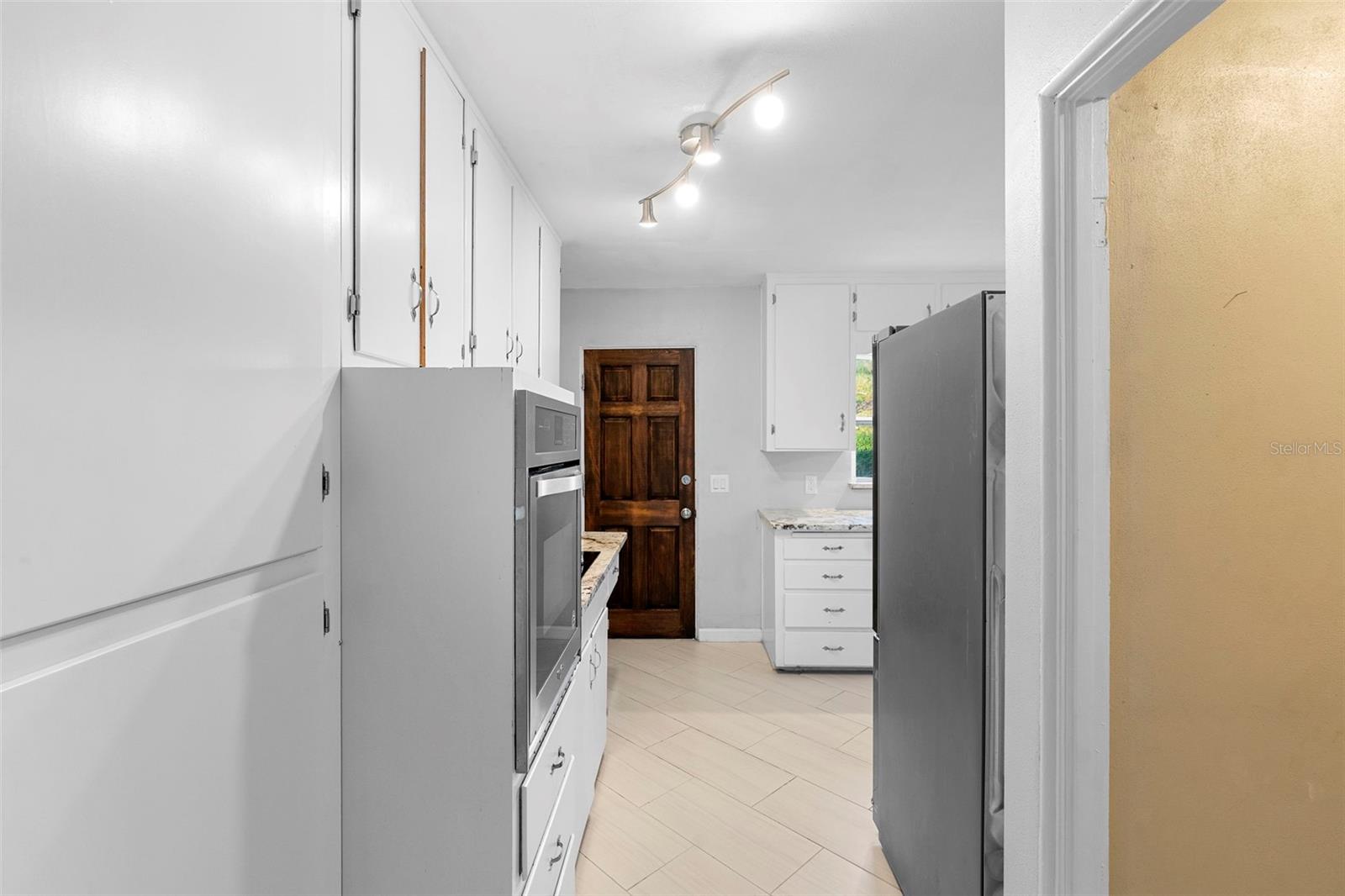 FAIRVIEW SHORES - Residential Income