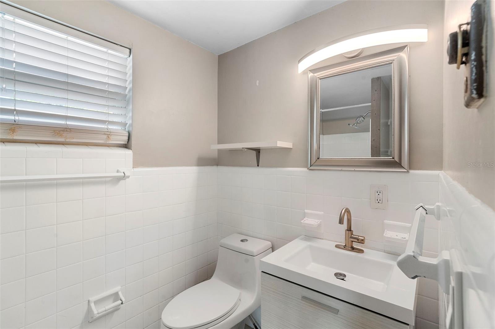 FAIRVIEW SHORES - Residential Income