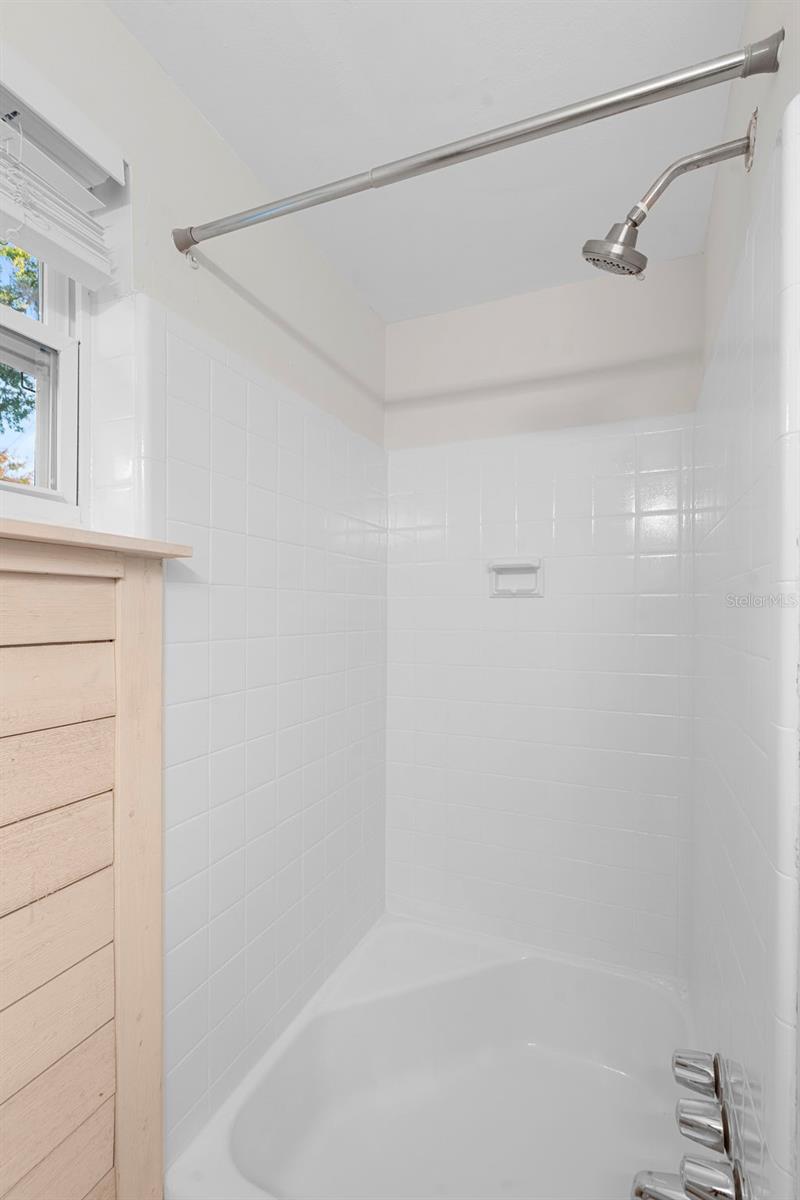 FAIRVIEW SHORES - Residential Income