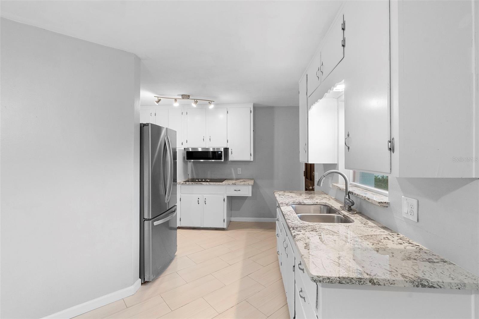 FAIRVIEW SHORES - Residential Income