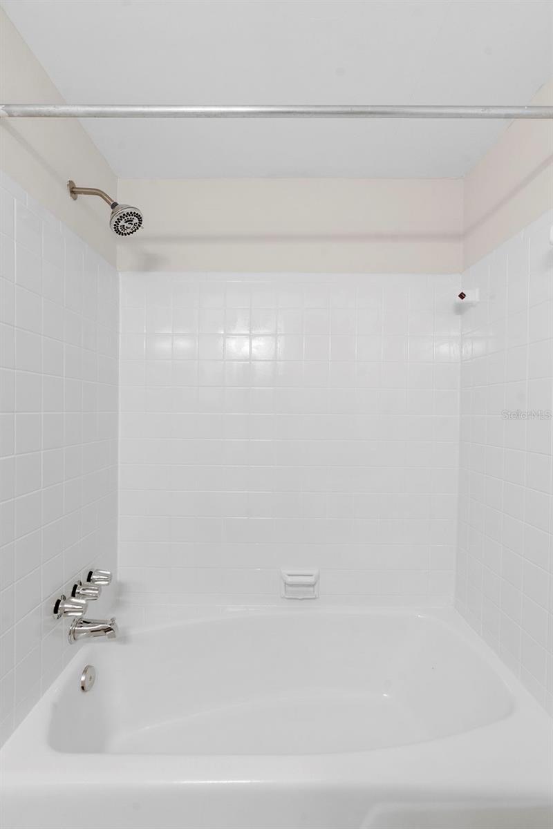 FAIRVIEW SHORES - Residential Income