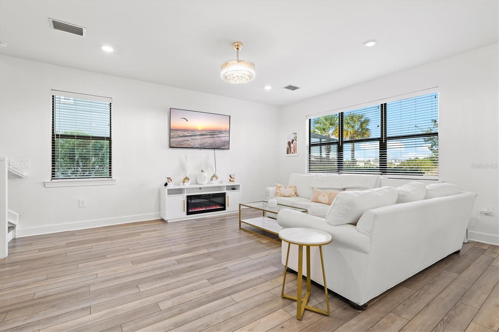 SAPPHIRE POINT PH I & II SUBPH 1A, 1B, 1 - Residential Lease