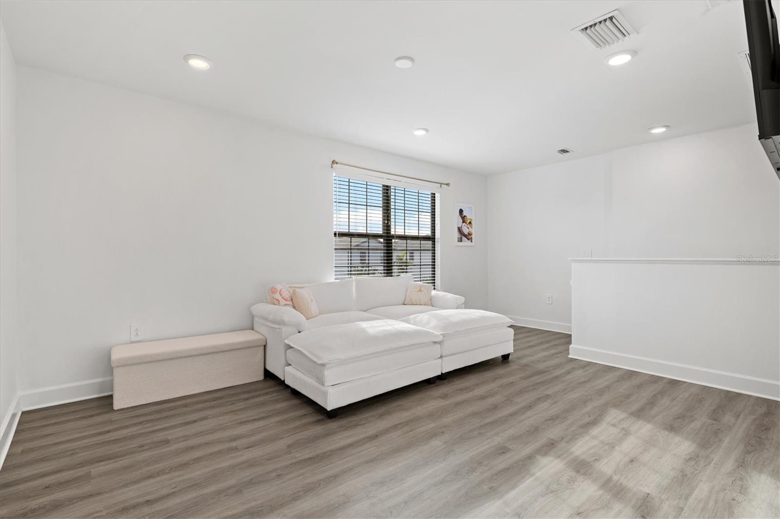 SAPPHIRE POINT PH I & II SUBPH 1A, 1B, 1 - Residential Lease