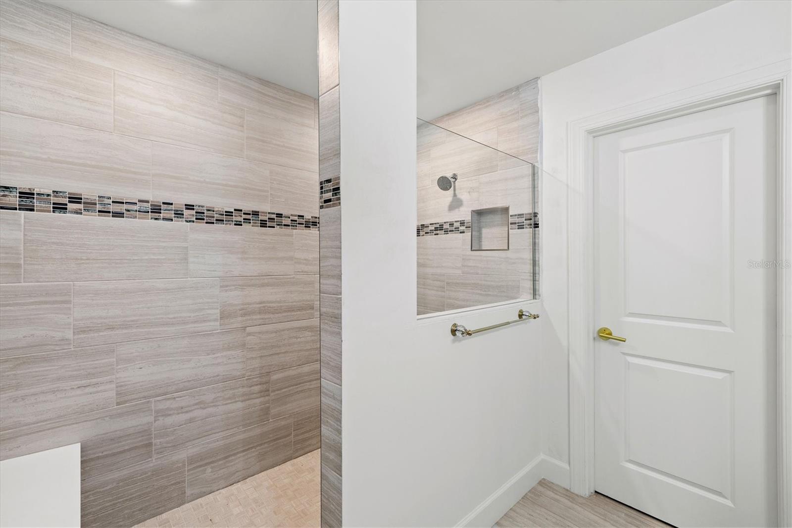 SAPPHIRE POINT PH I & II SUBPH 1A, 1B, 1 - Residential Lease