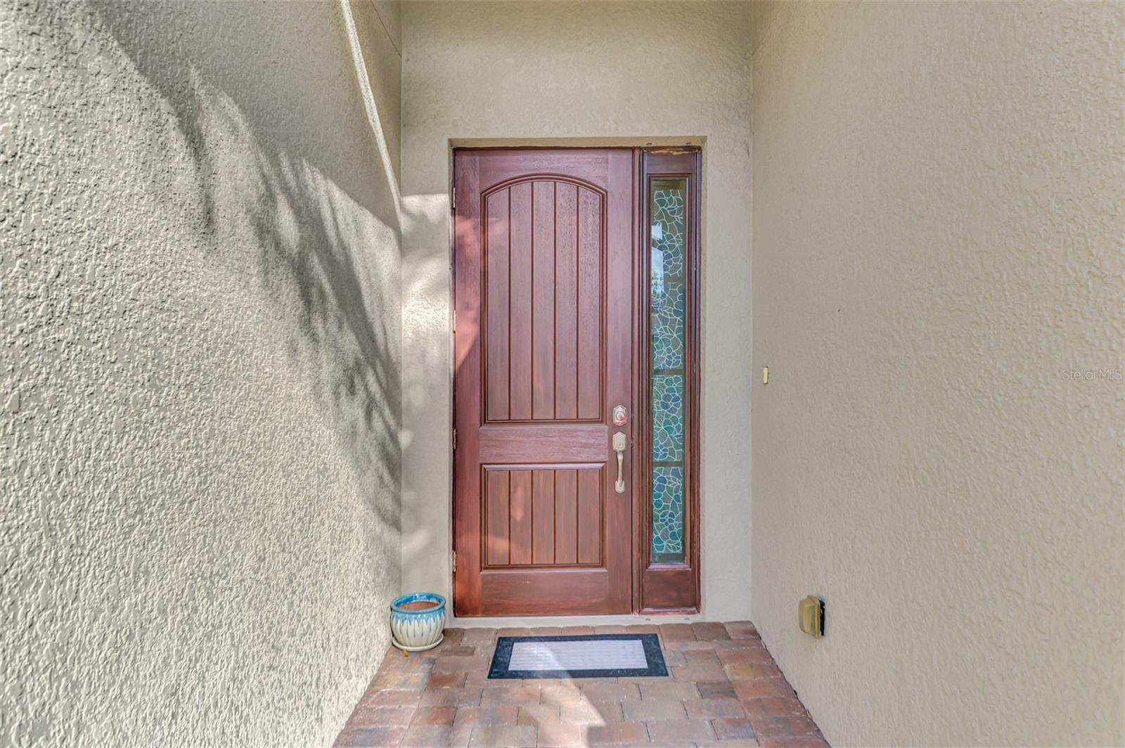 1050 BLUFFWOOD DRIVE