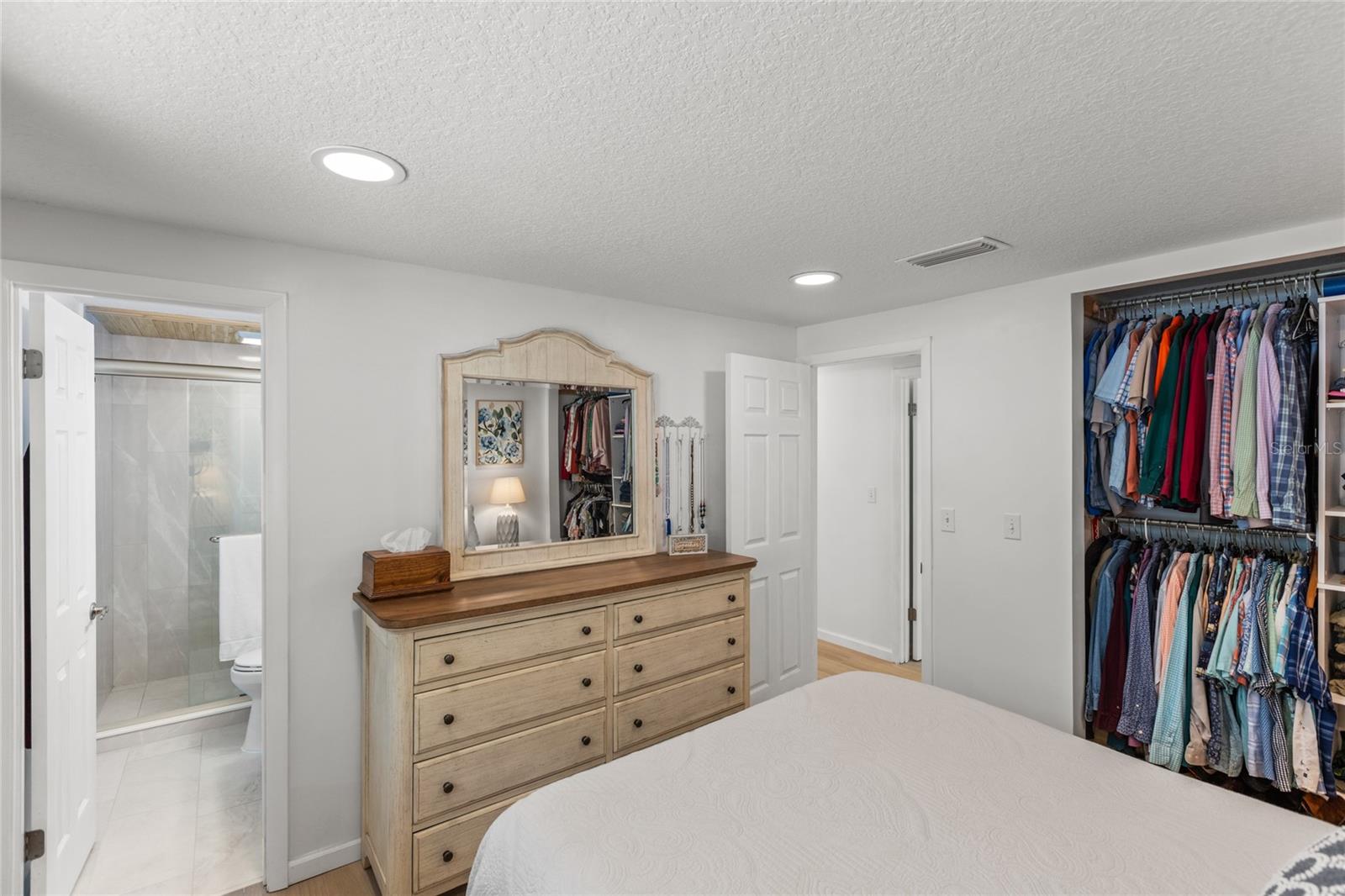 MCKAYS - Residential