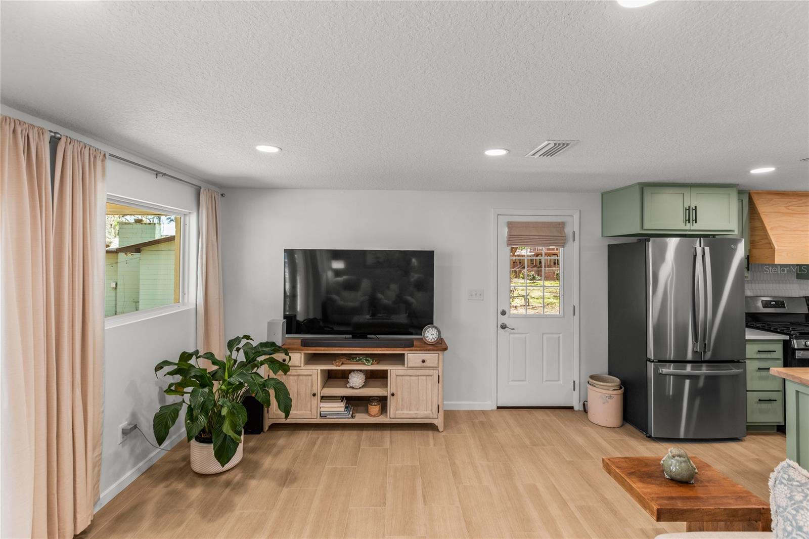 MCKAYS - Residential