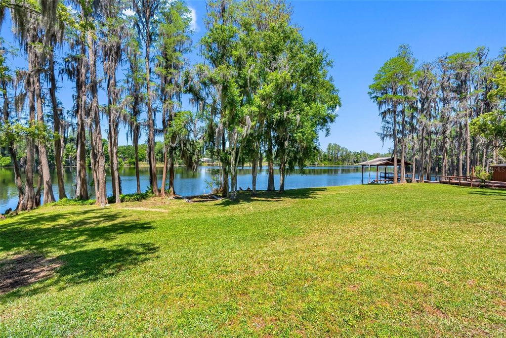 Photo of 304 Lake Kell Court, Lutz, FL 33549 (MLS # TB8499825)