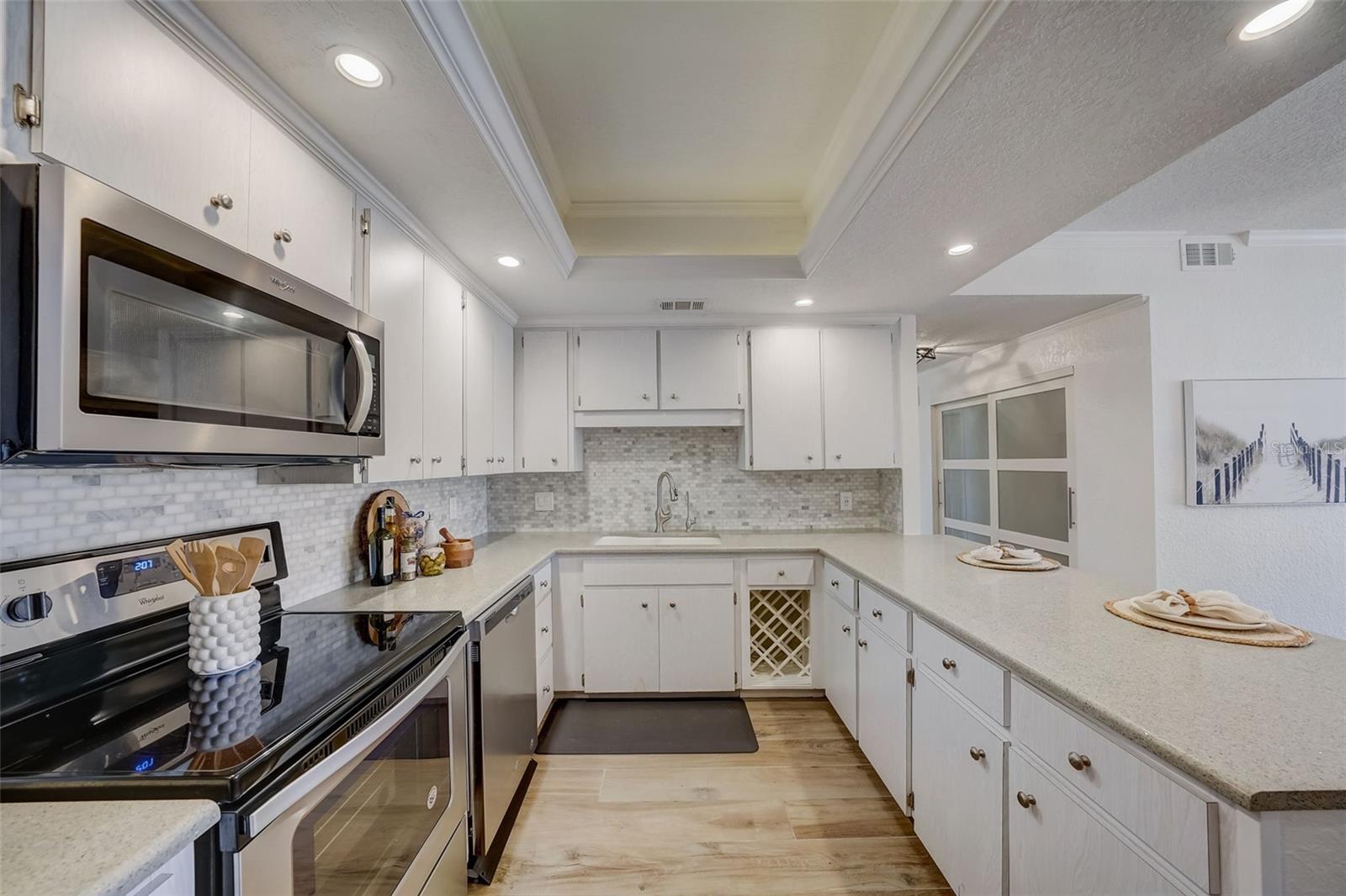 6 BELLEVIEW BOULEVARD 101