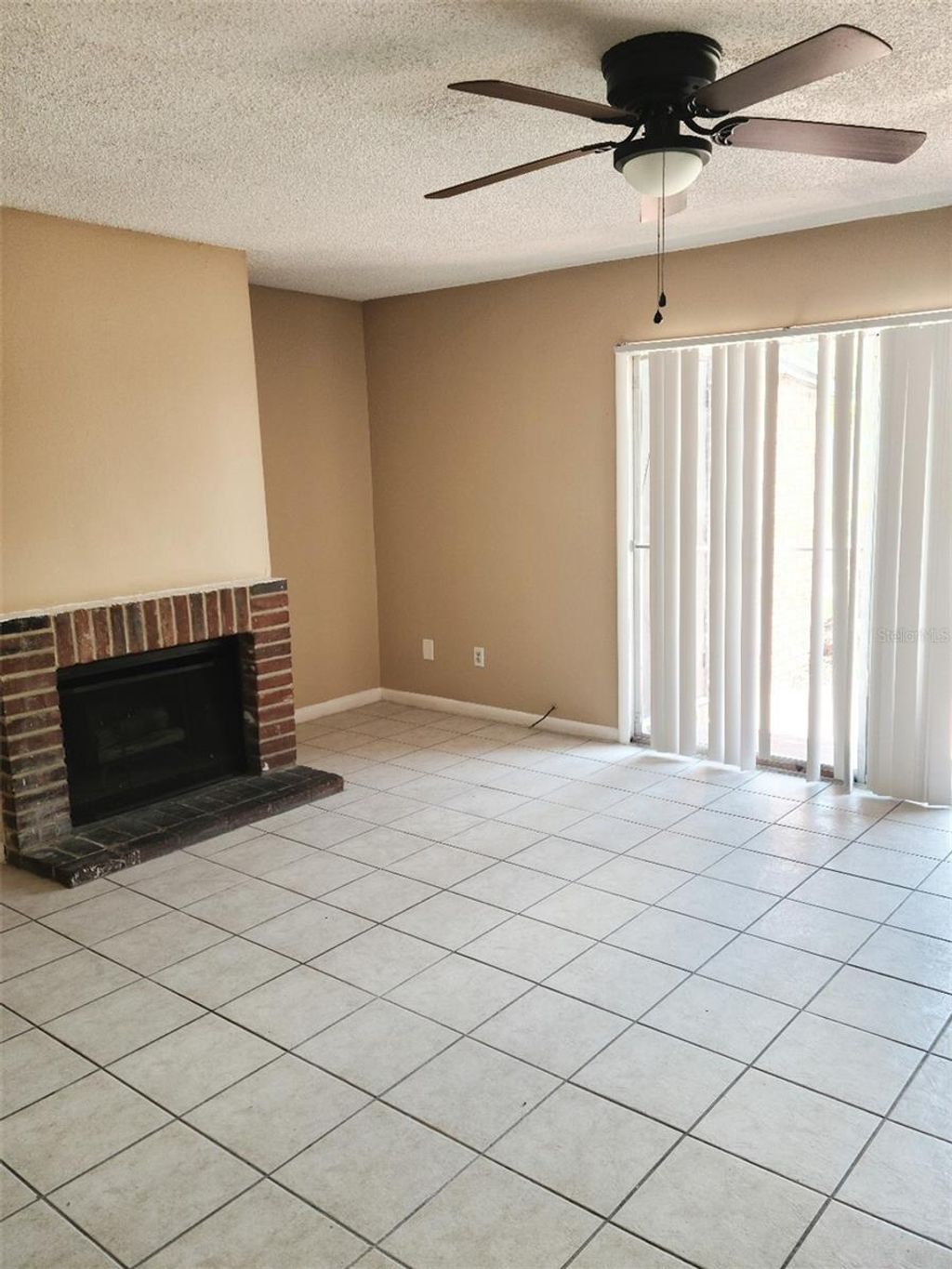 Photo of 2330 Huntington Green Ct #6, Orlando, FL 32839 (MLS # O6401022)