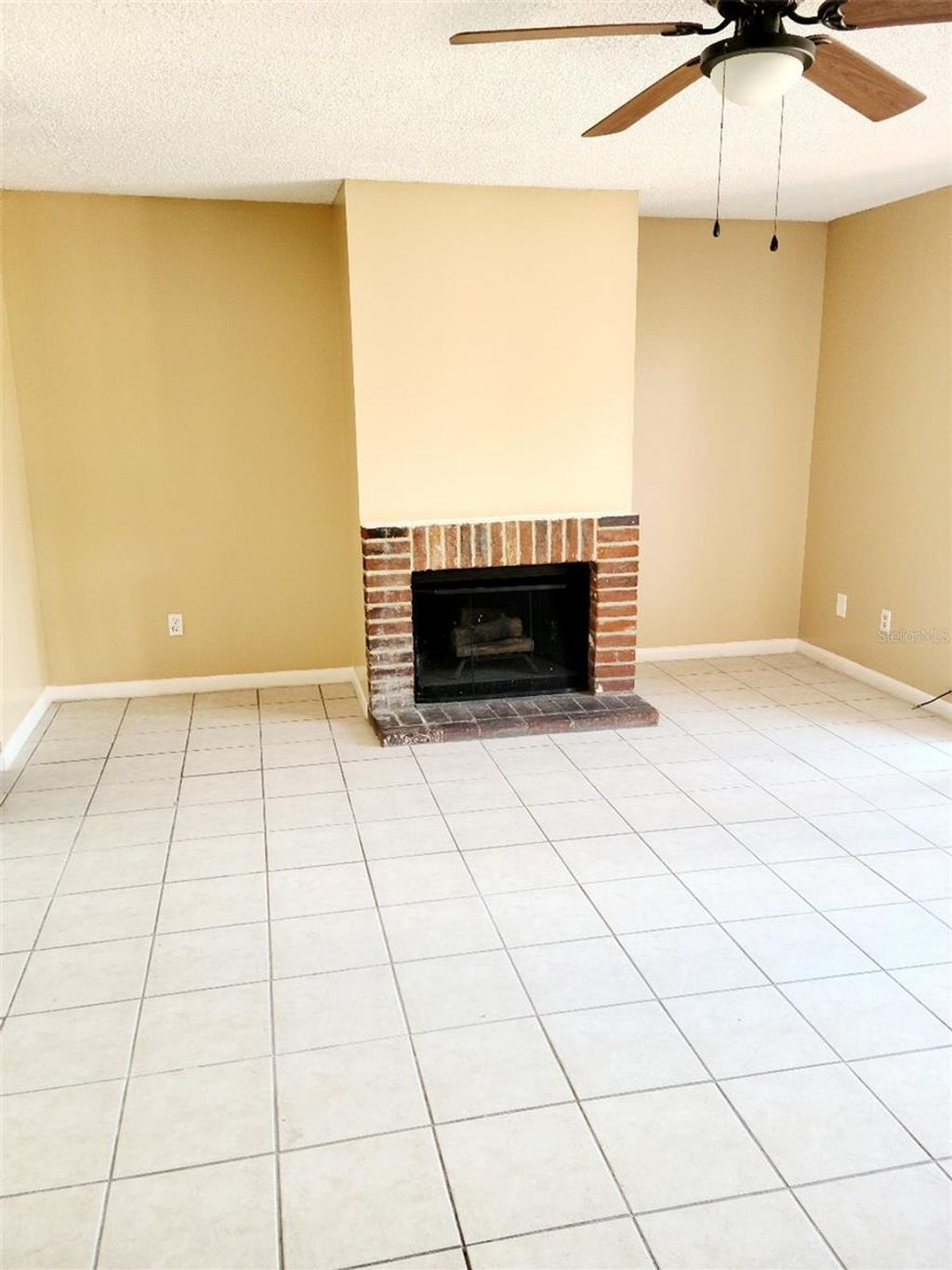 Photo of 2330 Huntington Green Ct #6, Orlando, FL 32839 (MLS # O6401022)