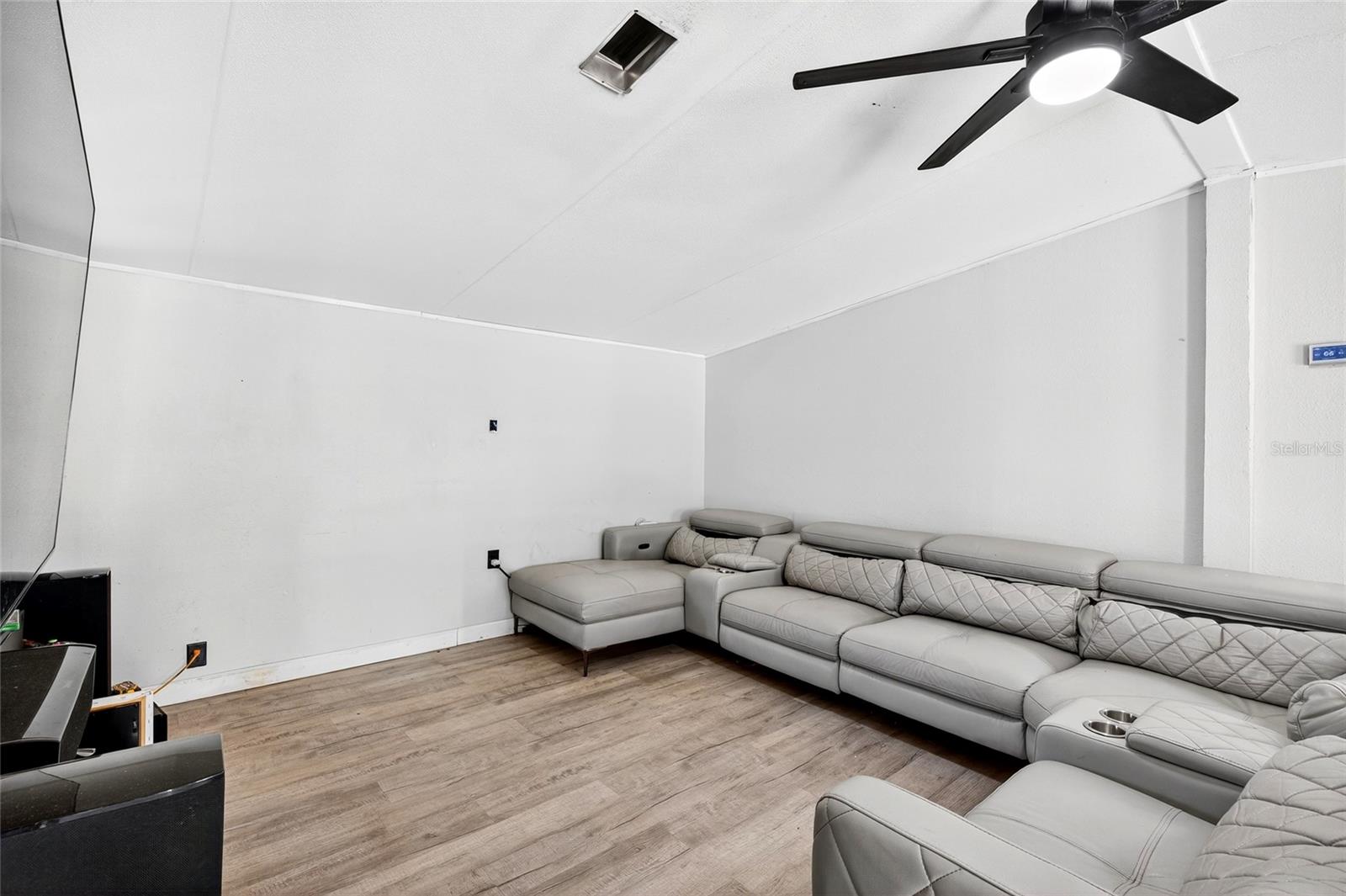 SILVERWOOD VILLAS - Residential