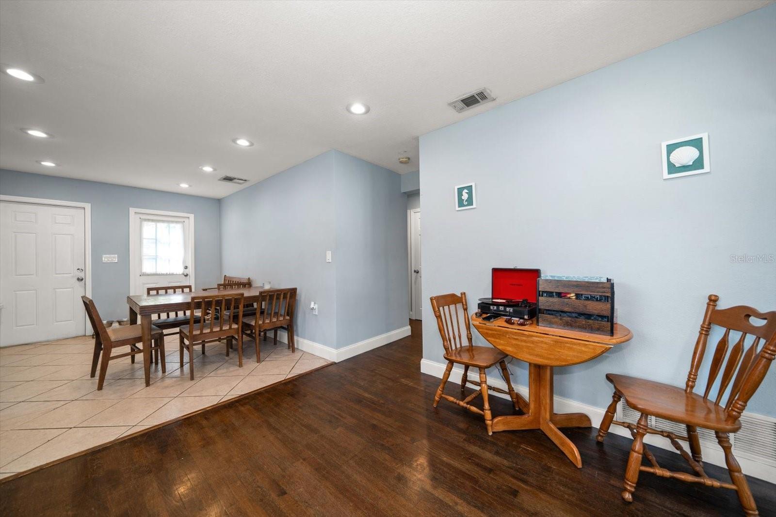 PALM RIDGE MANOR - Residential Lease