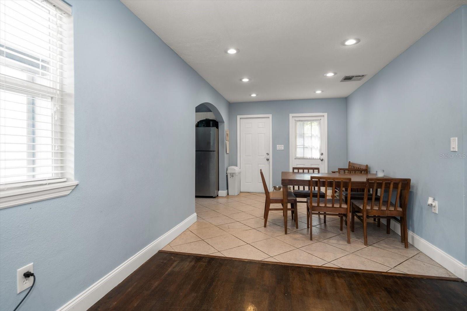 PALM RIDGE MANOR - Residential Lease