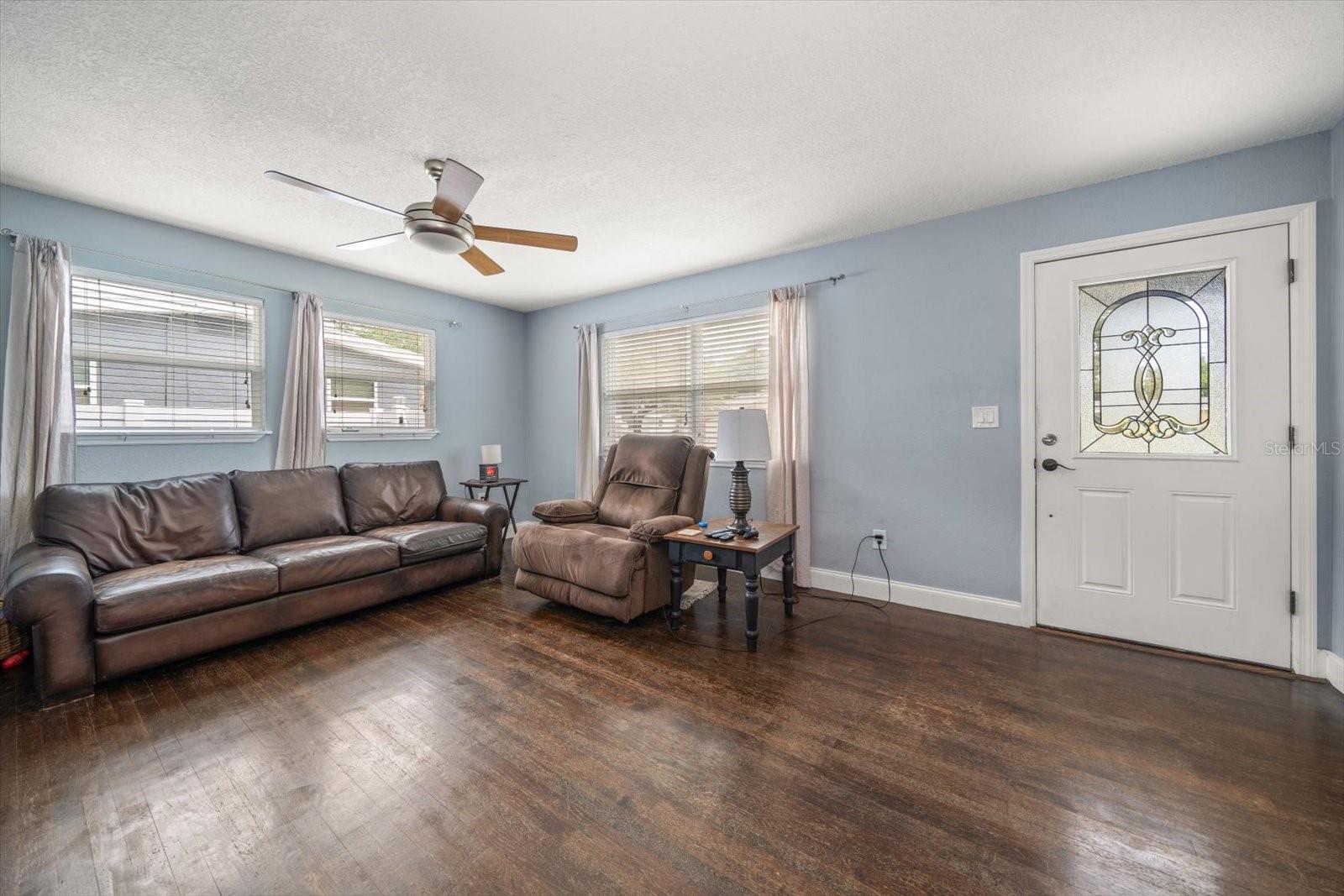 PALM RIDGE MANOR - Residential Lease