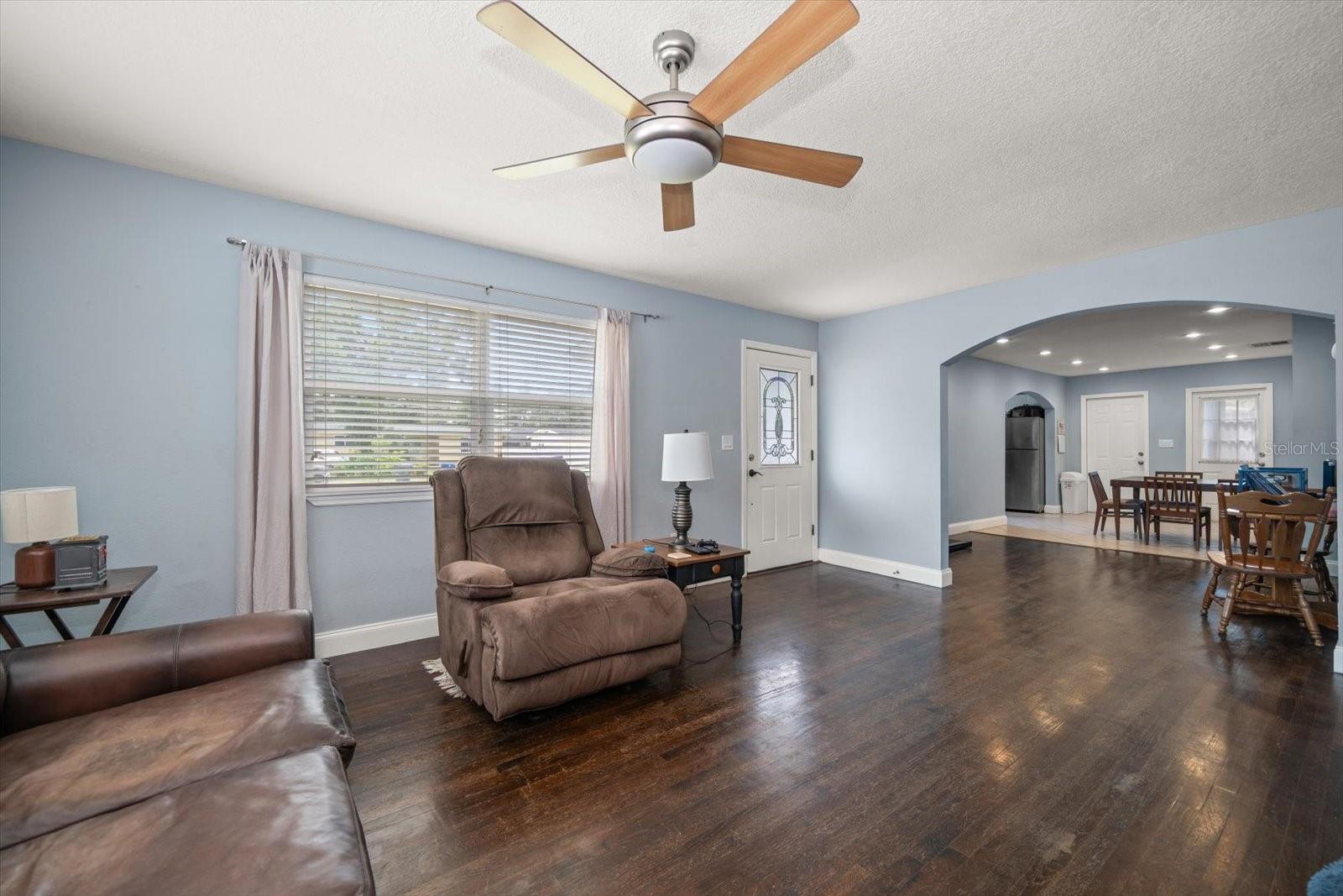 PALM RIDGE MANOR - Residential Lease