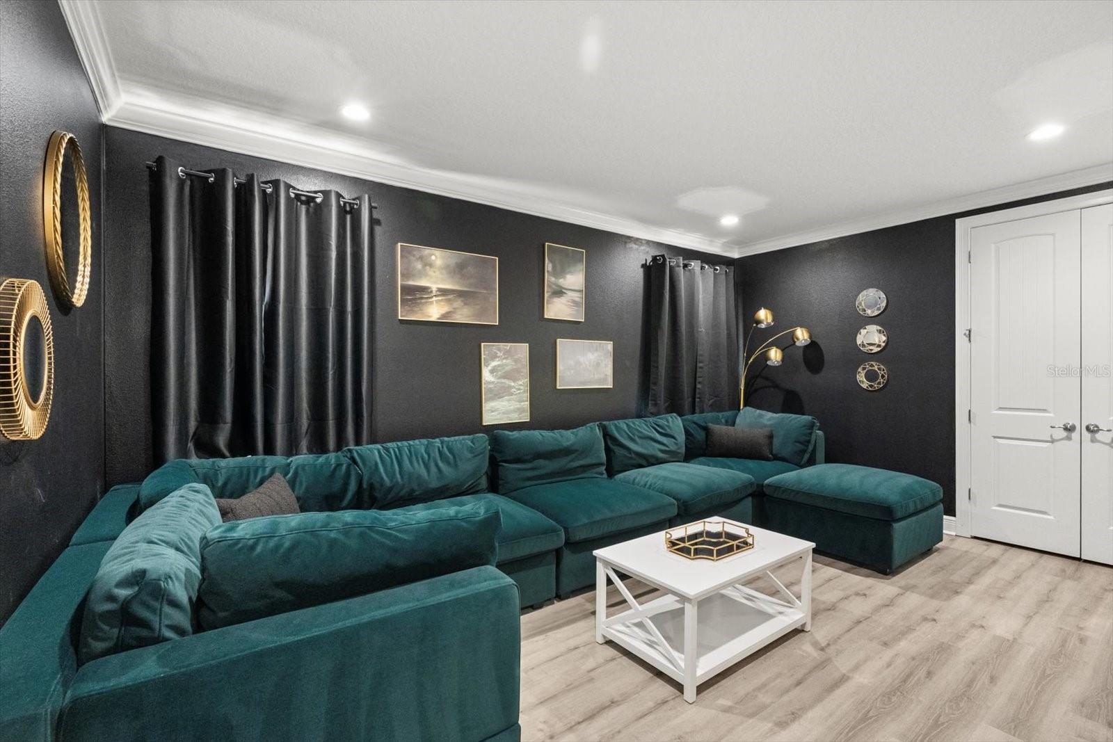 REUNION WEST VLGS NORTH - Residential