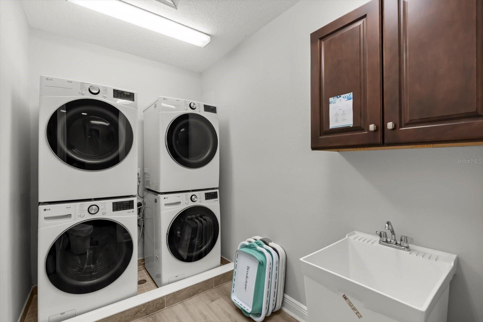 REUNION WEST VLGS NORTH - Residential