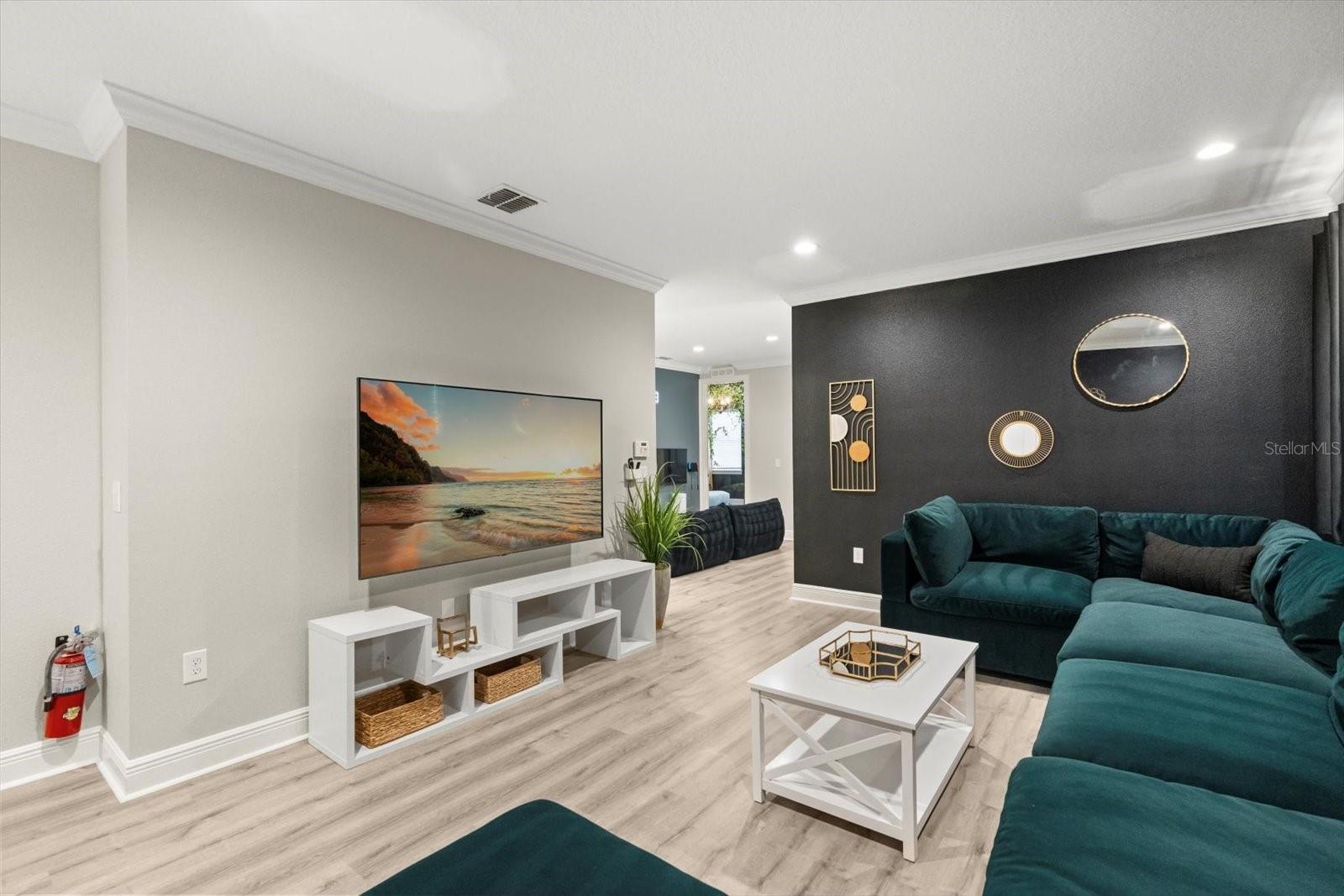 REUNION WEST VLGS NORTH - Residential