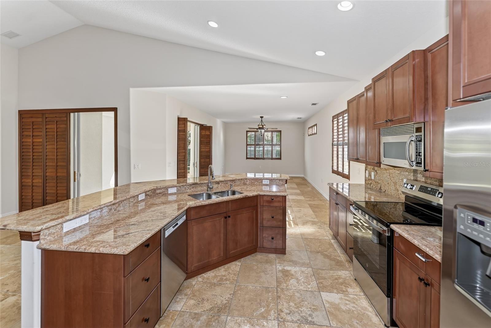 INDIGO RIDGE AT UNIVERSITY PLACE - Residential