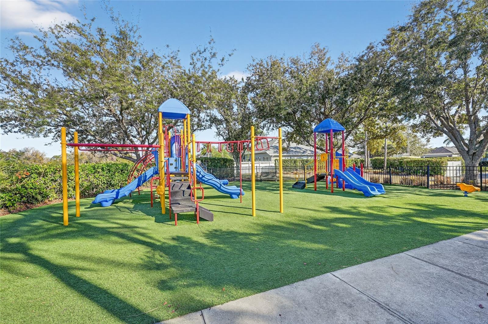 INDIGO RIDGE AT UNIVERSITY PLACE - Residential