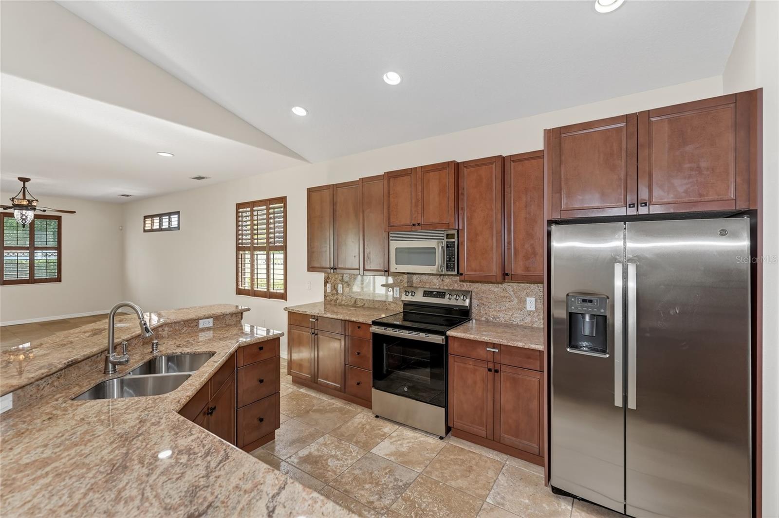 INDIGO RIDGE AT UNIVERSITY PLACE - Residential