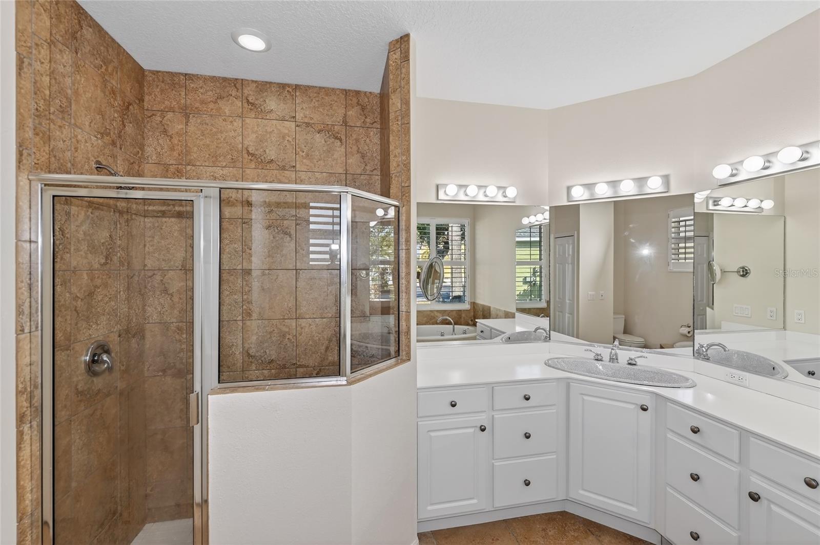 INDIGO RIDGE AT UNIVERSITY PLACE - Residential