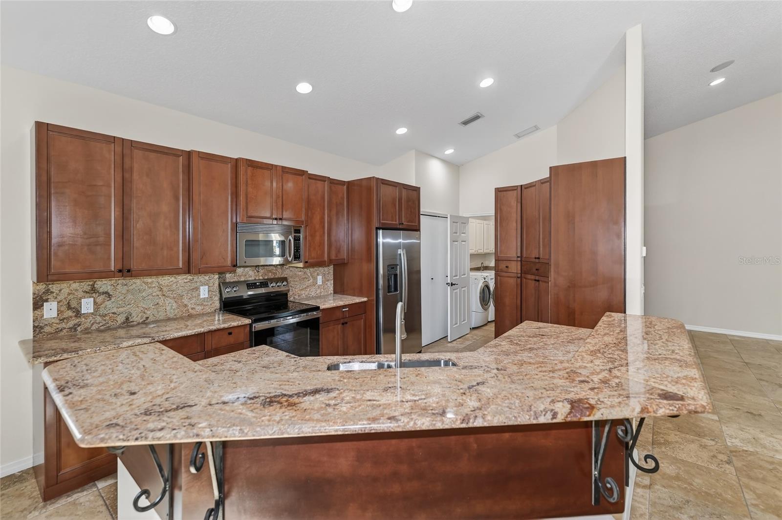 INDIGO RIDGE AT UNIVERSITY PLACE - Residential