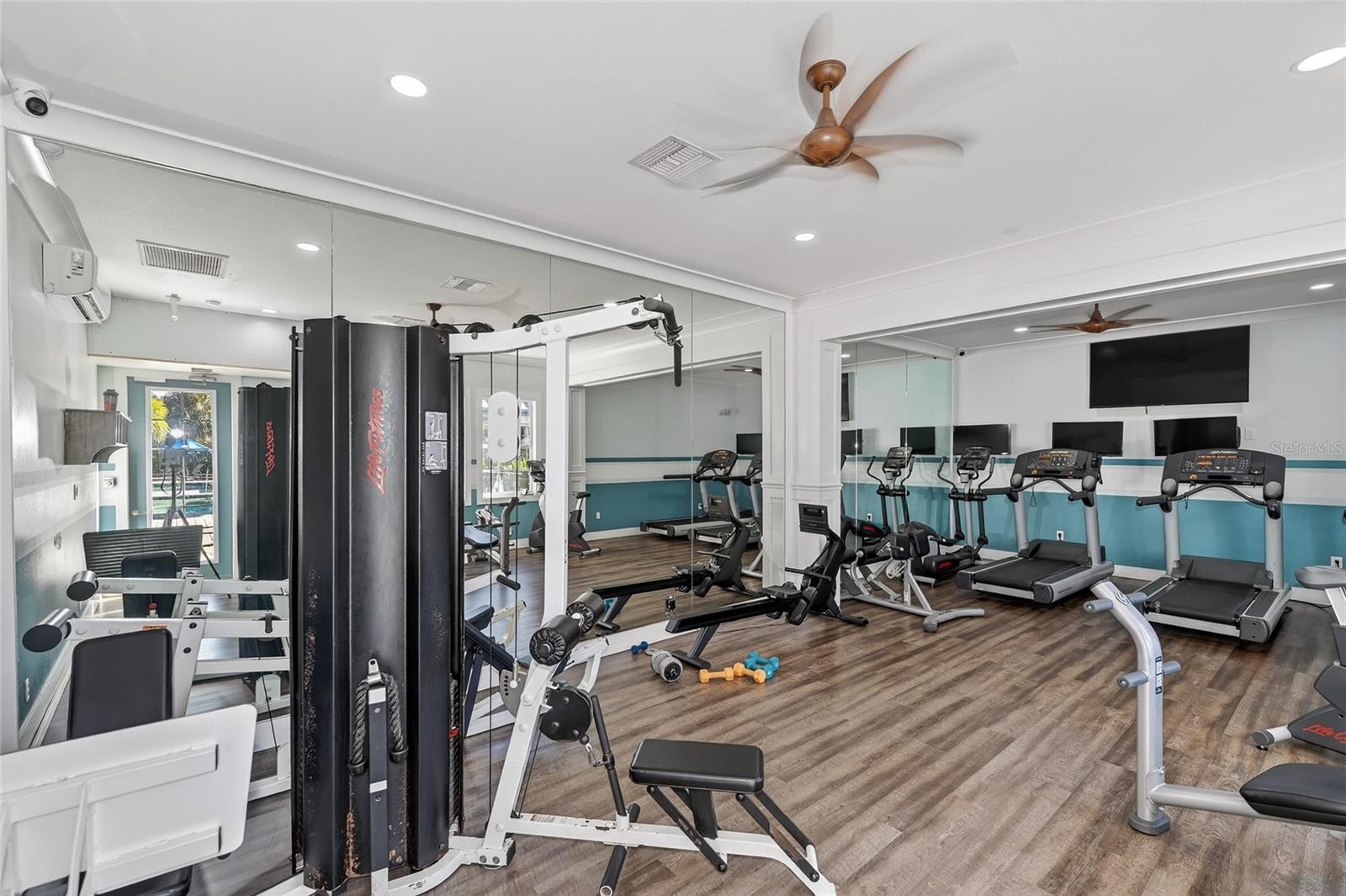 INDIGO RIDGE AT UNIVERSITY PLACE - Residential