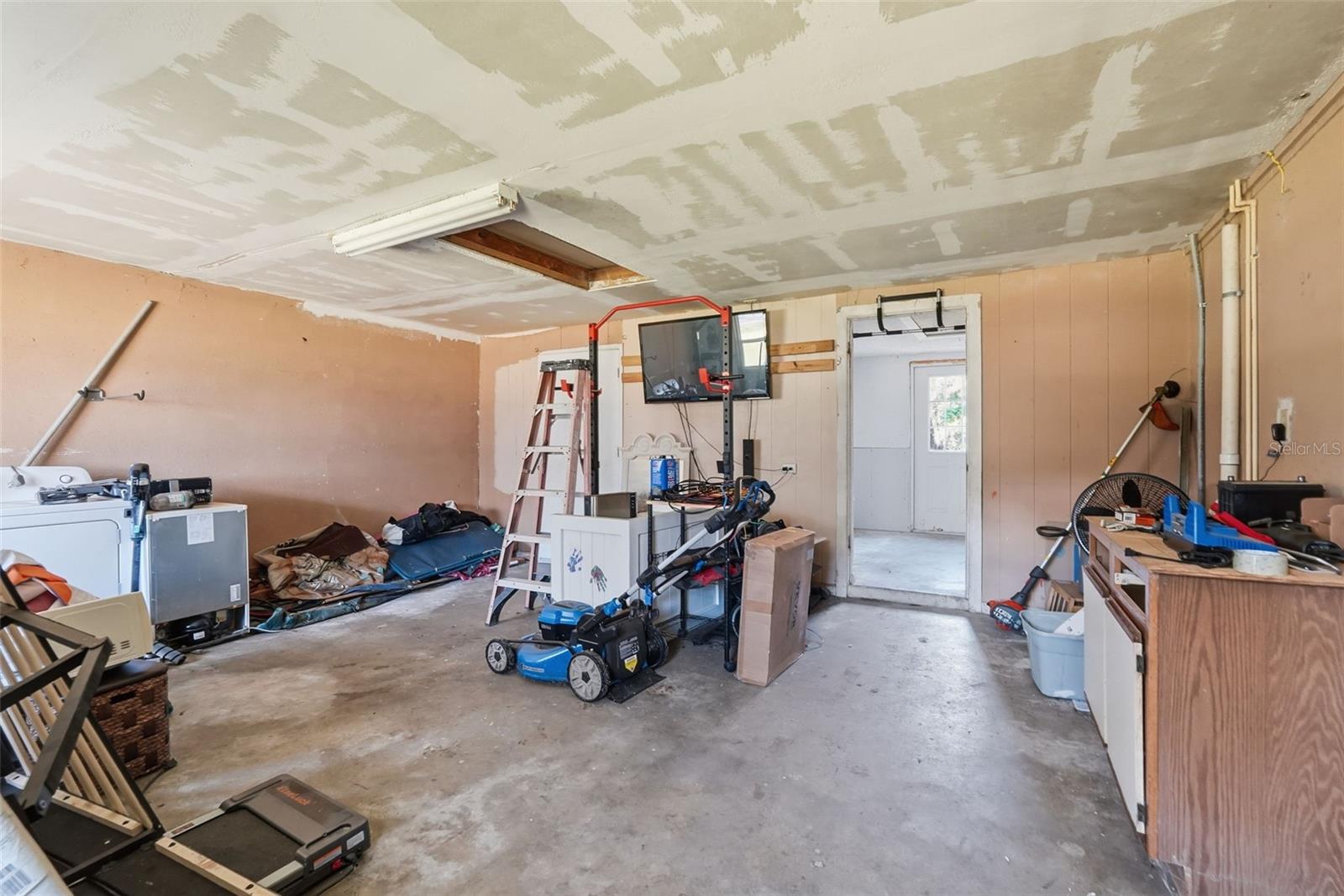 IVELMAR ESTATES - Residential