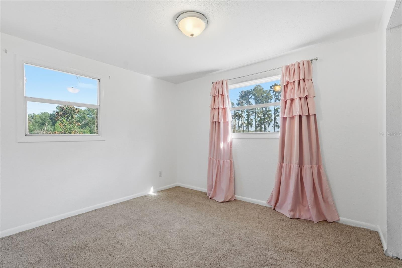 IVELMAR ESTATES - Residential