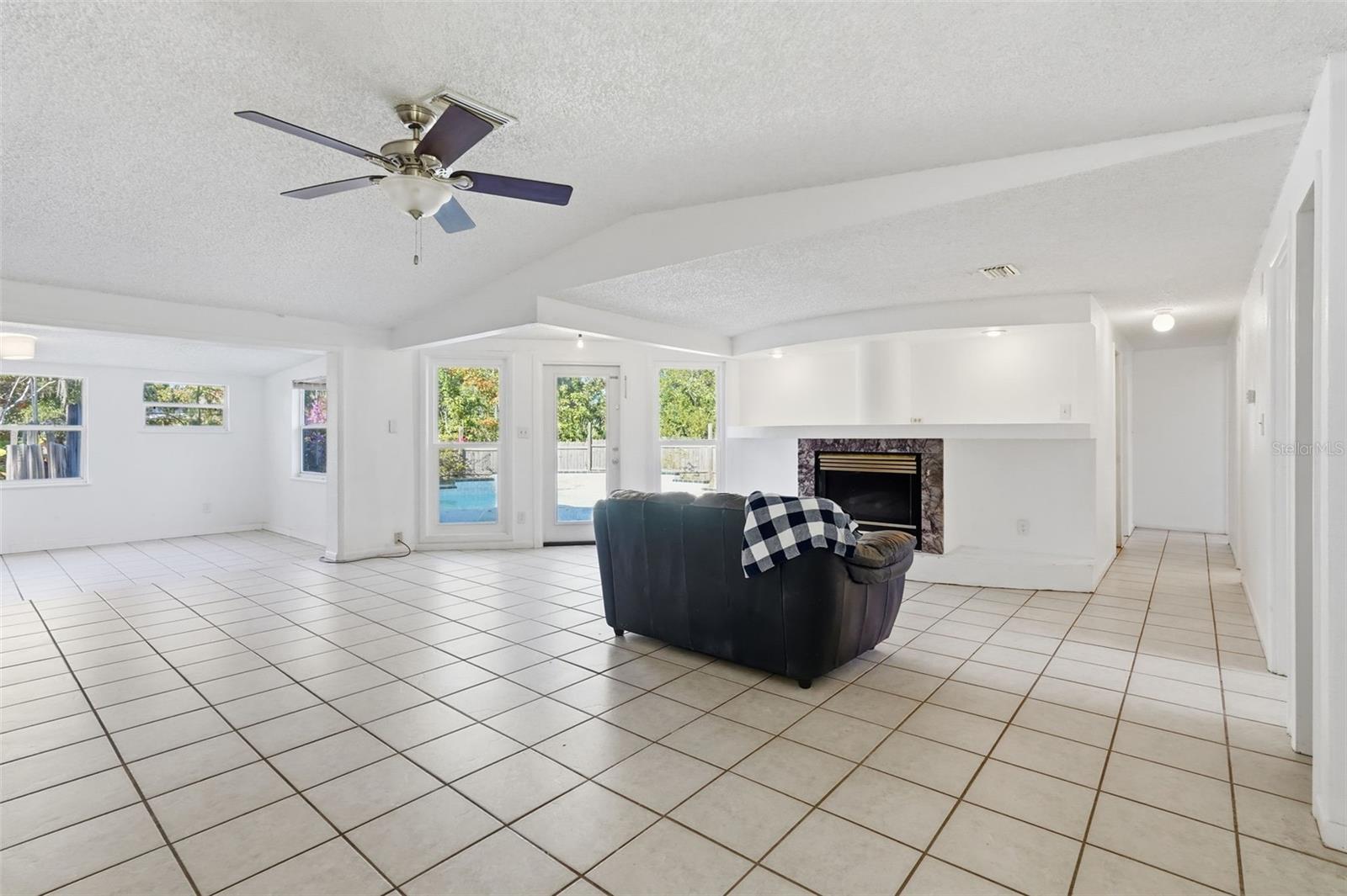 IVELMAR ESTATES - Residential