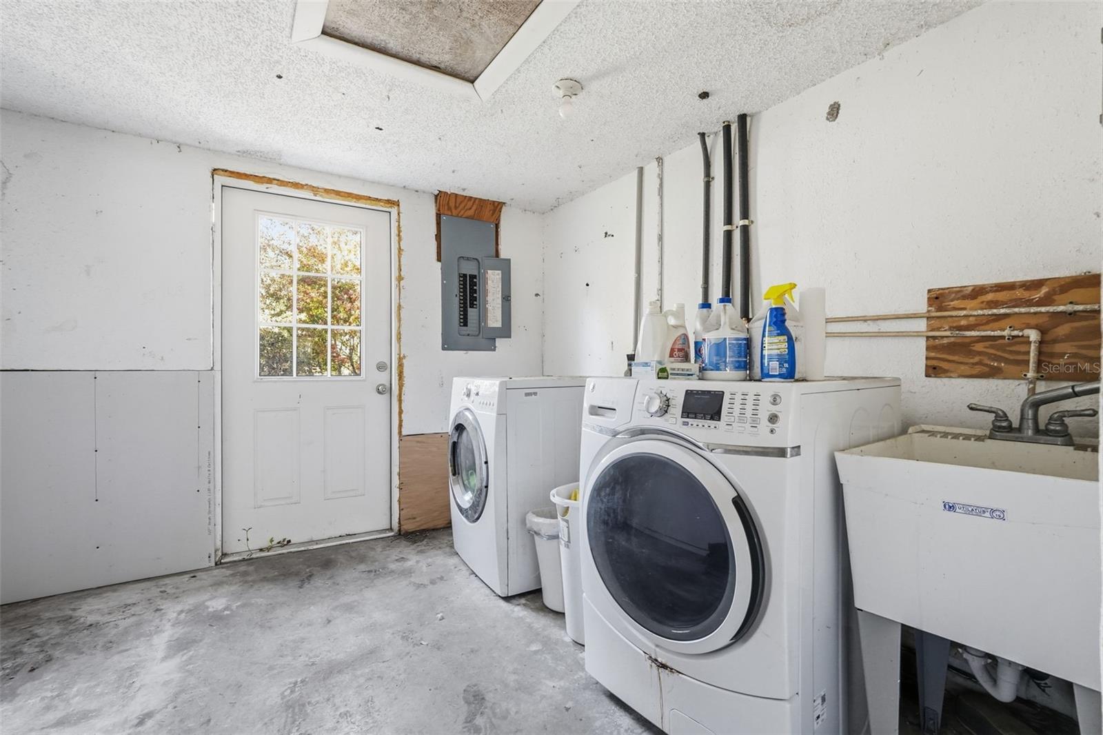 IVELMAR ESTATES - Residential