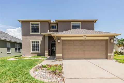 Property photo of 8219 Canterbury Lake Boulevard, Tampa, FL 33619