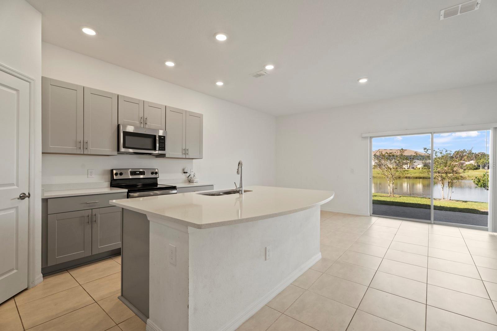 BELLALAGO POD G TOWHOMES - Residential