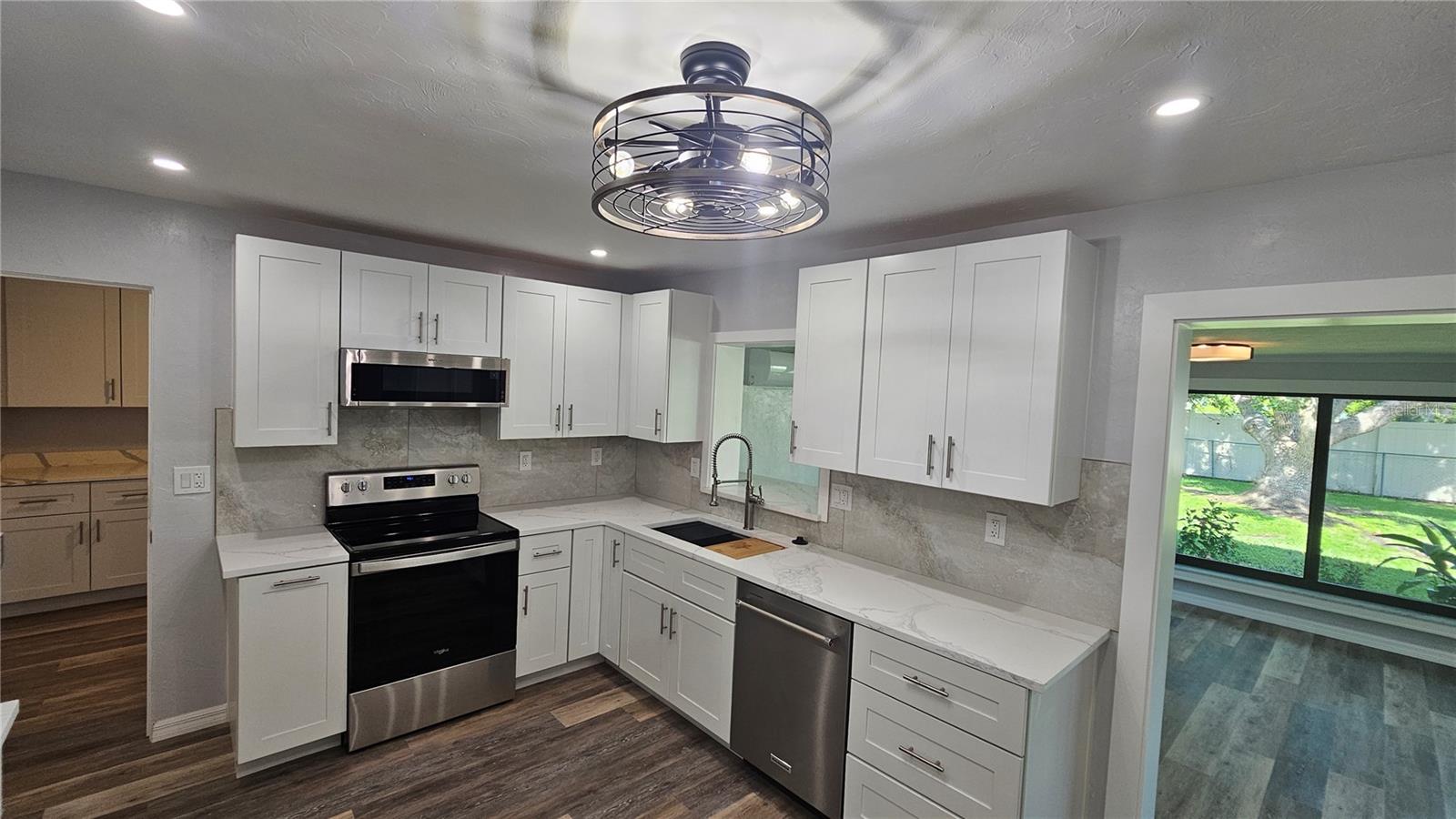 FRST LAKES COUNTRY CLUB ESTATES - Residential