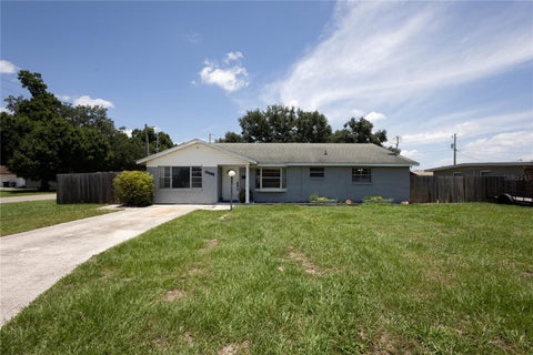 Photo of 2095 W Hartridge Terrace, Winter Haven, FL 33881 (MLS # P4939103)